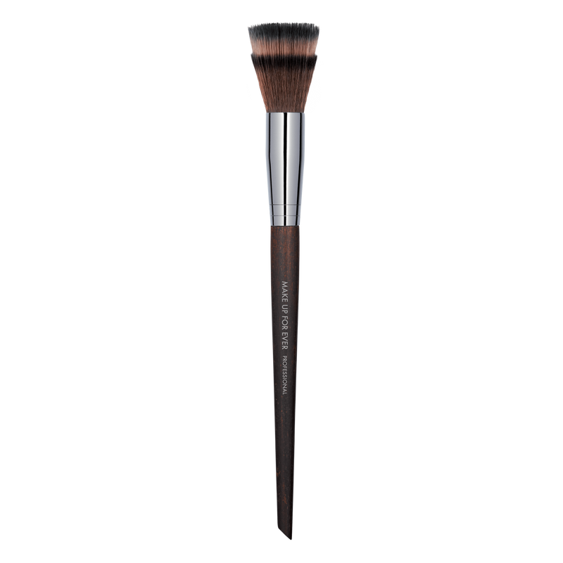 BLENDING BLUSH BRUSH - 148