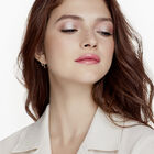ARTIST LIP SHOT