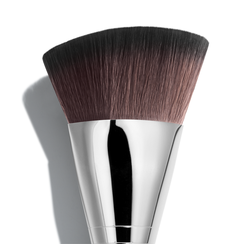 HD SKIN FOUNDATION BRUSH - 109