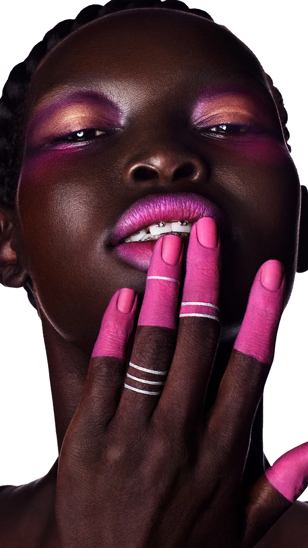 MODEL APPLICATION ARTIST COLOR PENCIL