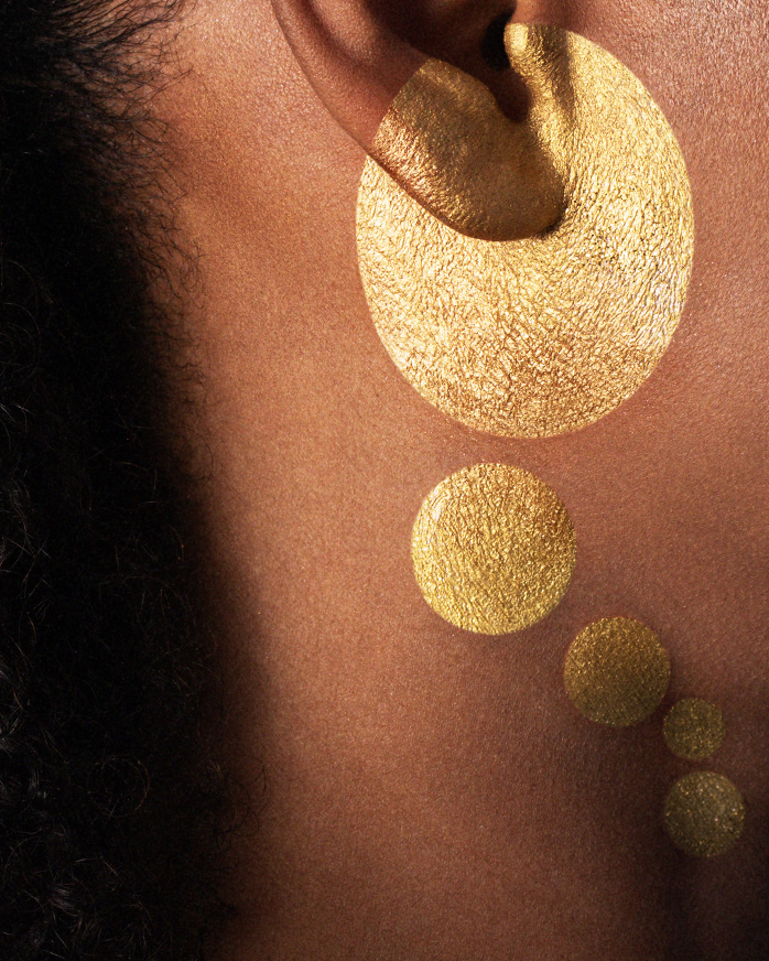 Vibran artistic makeup highlighting colors